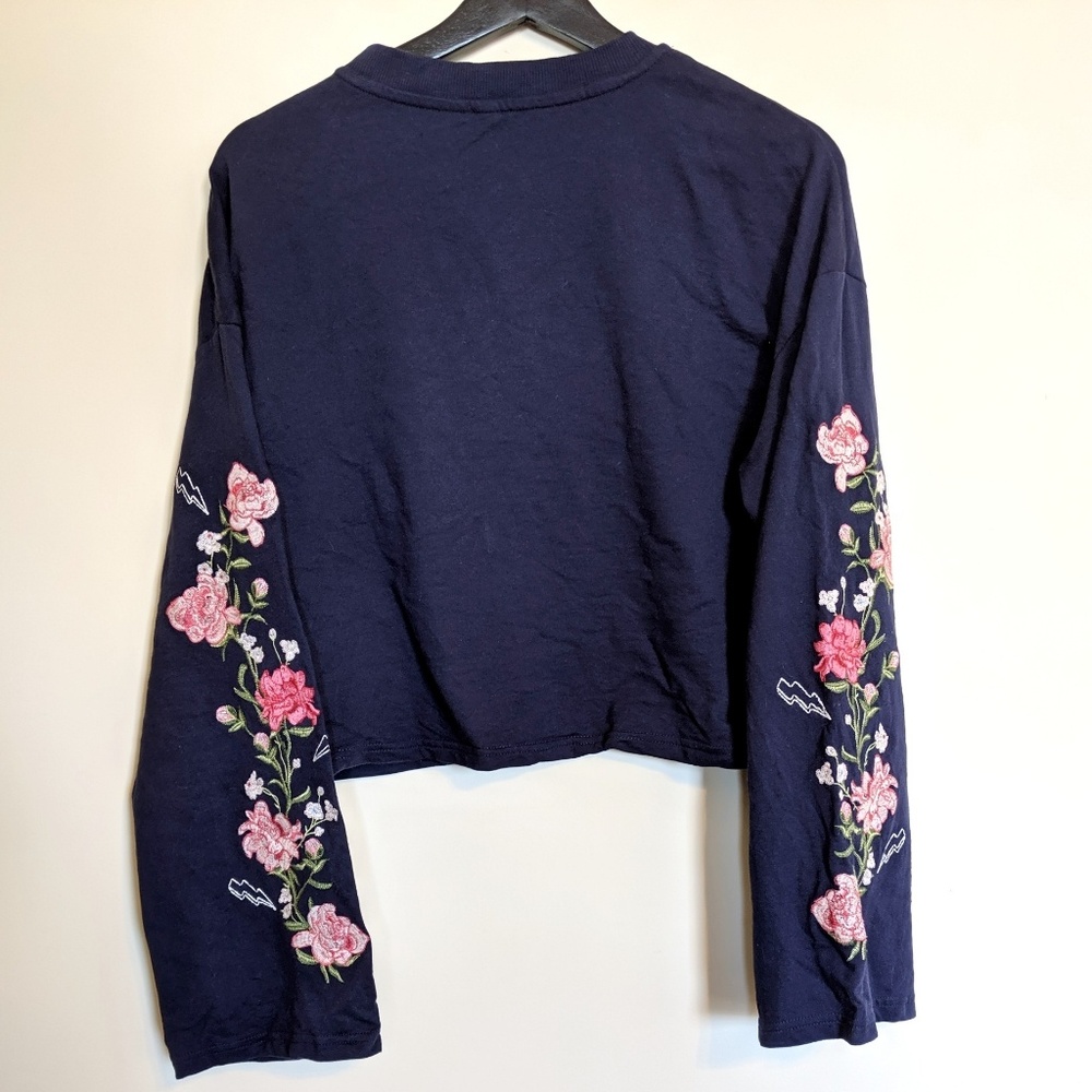 H&M Divided Cropped Wide Sleeve Embroidered Shirt - Picture 3 of 4